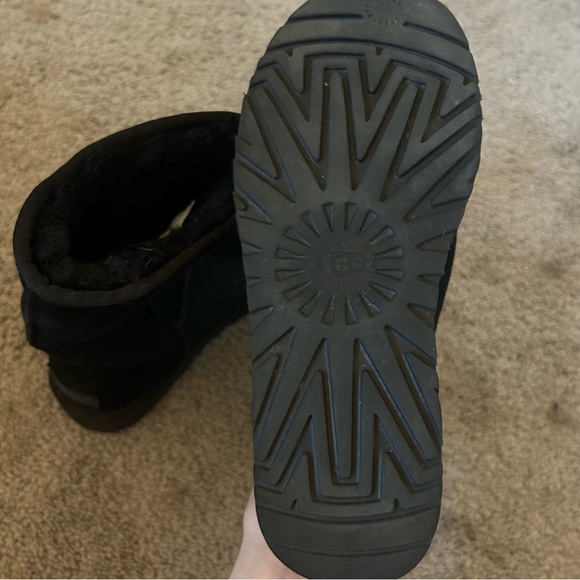 Womens ugg black boots - Picture 5 of 7